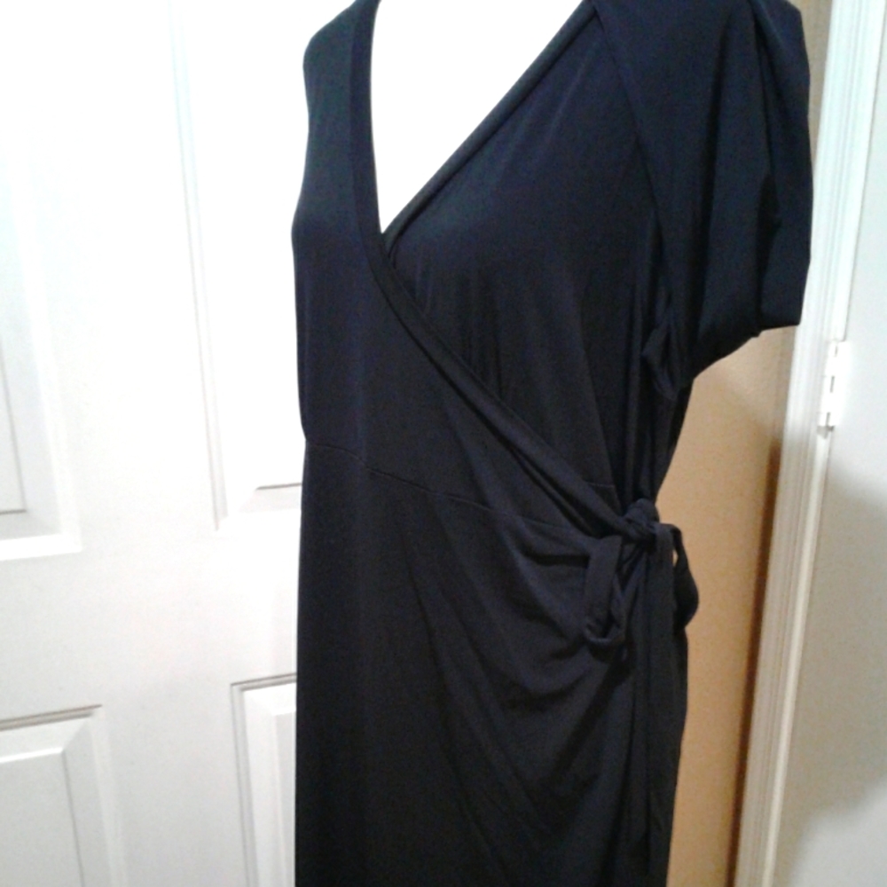 🌺 Near New Black New Additions Maternity Dress